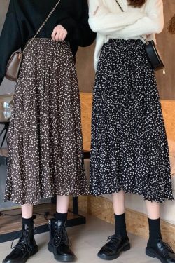 Black Brown White Floral Flower Print Long Length Midi Style Skirt Retro Vintage Trends Cute Aesthetic Fashion 2000s 90s Y2k Style