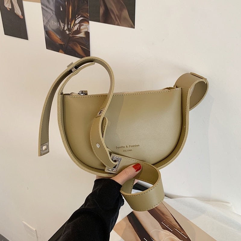 Elevated Luxury � Designer Adjustable Wide Strap Crossbody Saddle Bag High Fashion Shoulder Bag