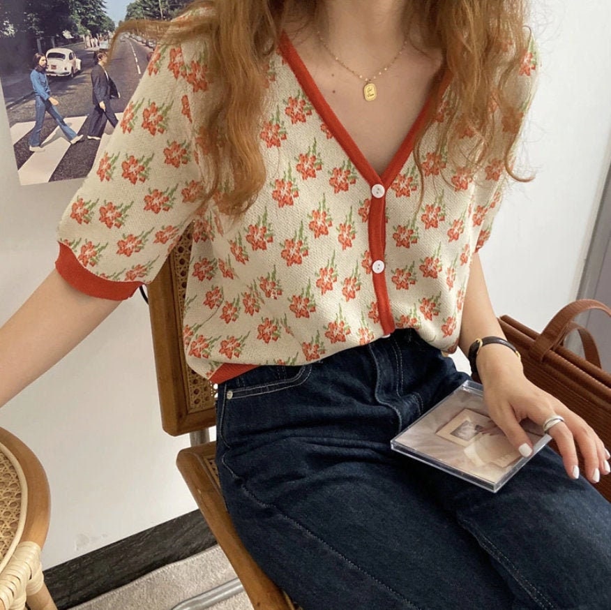 Flower Pattern Short Sleeved Cardigan Button Up Retro Vintage Trends Cute Aesthetic Fashion Y2k 2000s 90s Style Red Blue White Cream