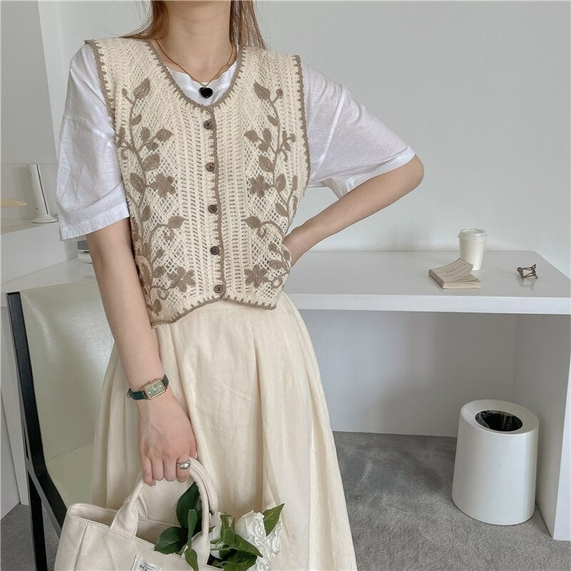 Light Academia Clothing Vintage Embroidery V Neck Floral Sweater Vest For Woman Cottagecore Clothing Chunky Knit Sweater Vest