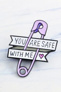 Purple Paper Clip Enamel Pin Little Heart Brooch Gift Icon Badge Denim Jeans Lapel Pin Clothes Cap Bag Creative Gift Girl Kids