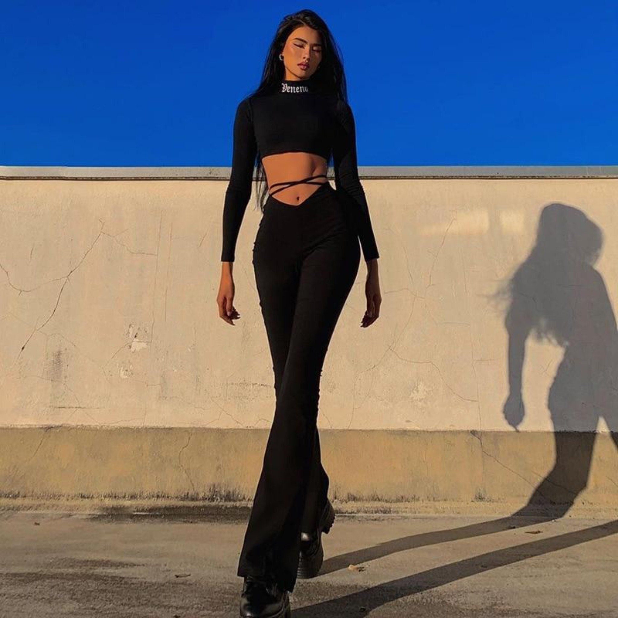 V Waist Low Rise Flare Pants In Black