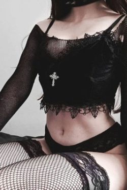 Velvet Y2k Mall Goth Crop Tops Black Lace Trim Emo Alternative Sexy Crop Top Gothic Crop Top