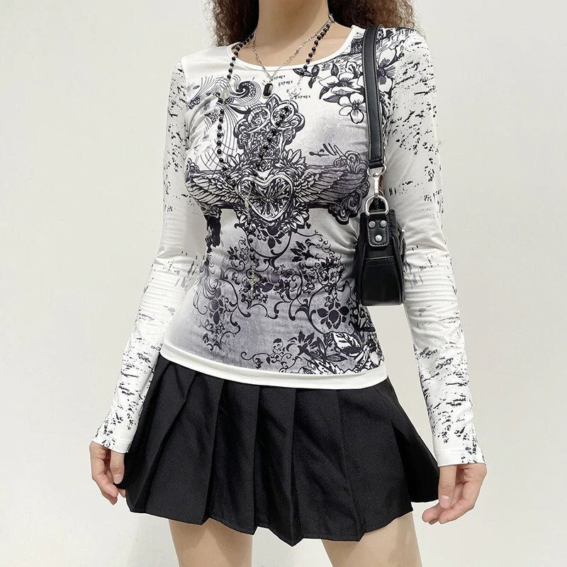 White O Neck Long Sleeve Aesthetic Grunge Print Goth Crop Top