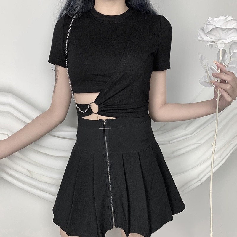 Women's Chain & Hollow Out Decorated Sexy Short Sleeve Black Crop Top Streetwear Gothicwear Punkwear Ravewear Harajuku Egirl