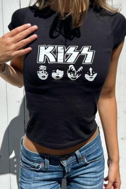 Vintage-inspired Y2K Kiss baby tee