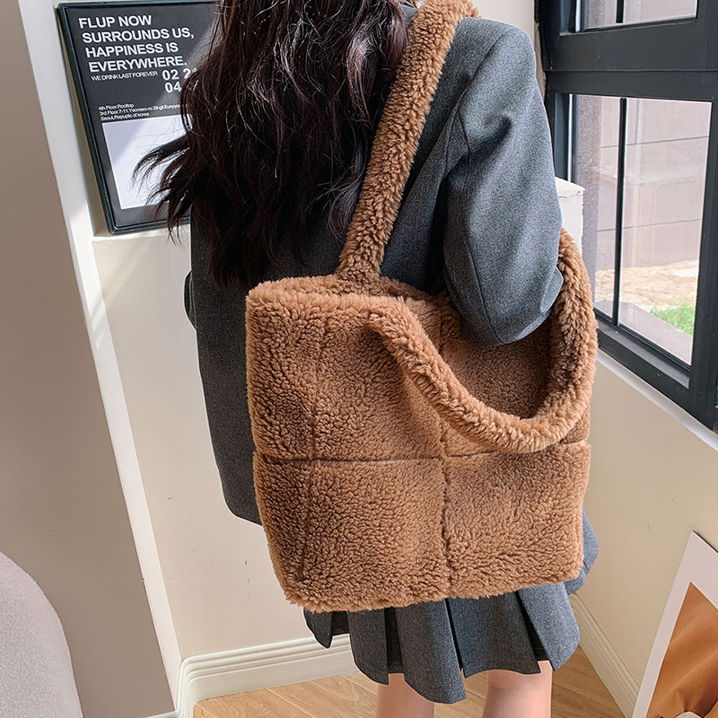 luxury designer plush tote bag for women   large capacity winter fashion shoulder bag 2653