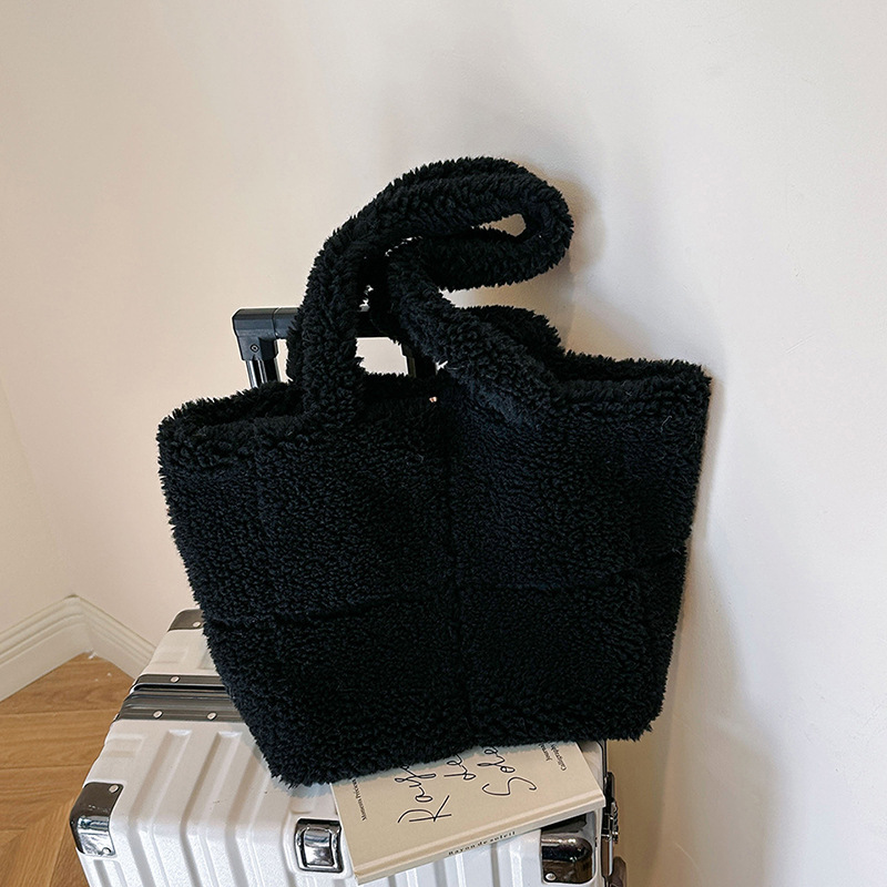luxury designer plush tote bag for women   large capacity winter fashion shoulder bag 5758