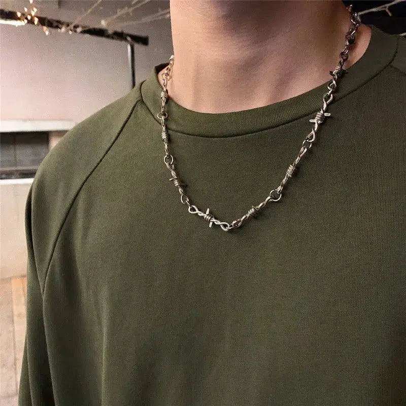 Y2K Barbed Wire Necklace - Edgy Grunge Accessory for 2000s Fashion & Aesthetic Outfits