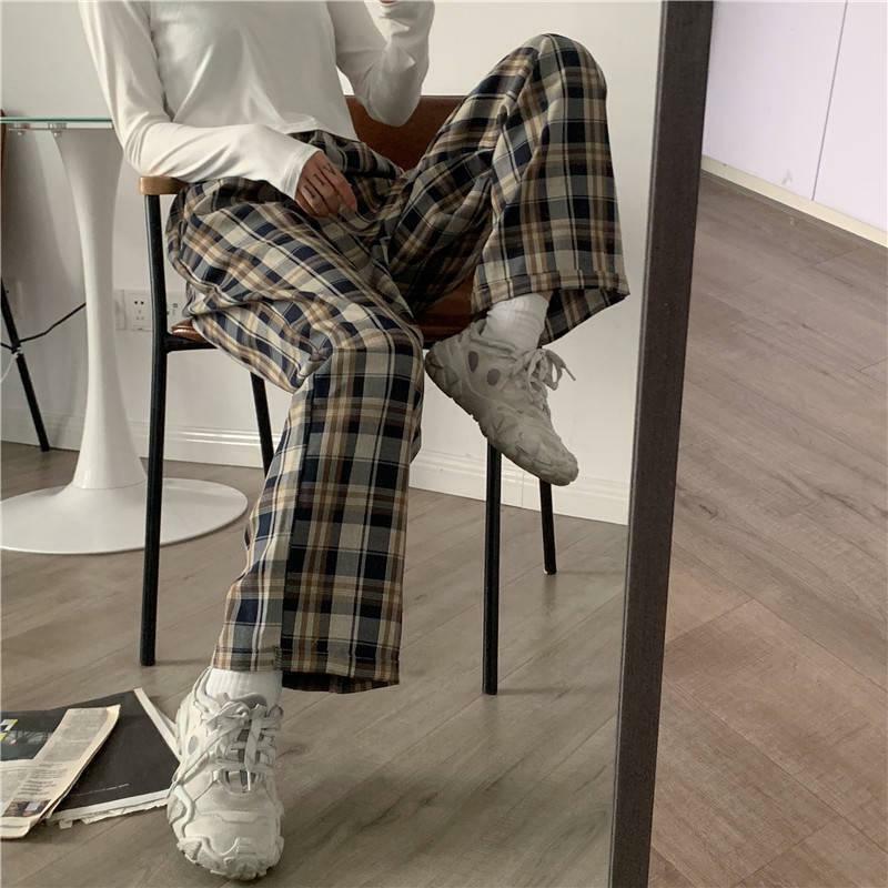 Y2K Checkered Sweatpants: Trendy Grunge Style for Summer Outfits & Aesthetic Looks