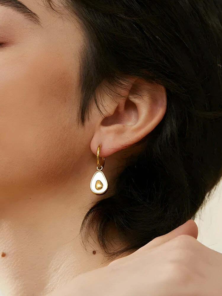 Y2K Gold Hoop Earrings: Trendy 90s Fashion Accessory for Grunge & Coquette Aesthetic