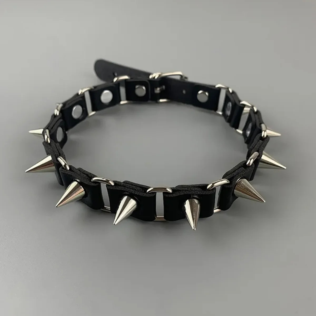 Y2K Grunge Barbed Choker Necklace - Edgy 90s Fashion Statement for Aesthetic Outfits