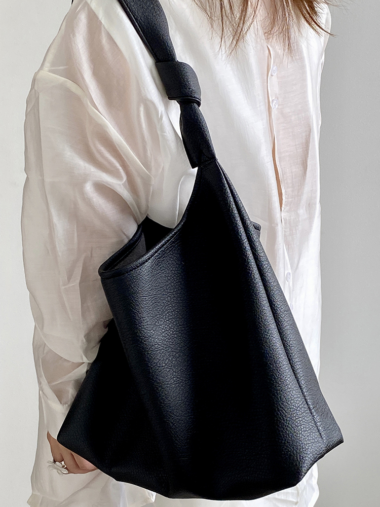 2023 Women's Retro Large Capacity Tote Bag - Stylish Handheld & Shoulder Bag for Commuting and Classes