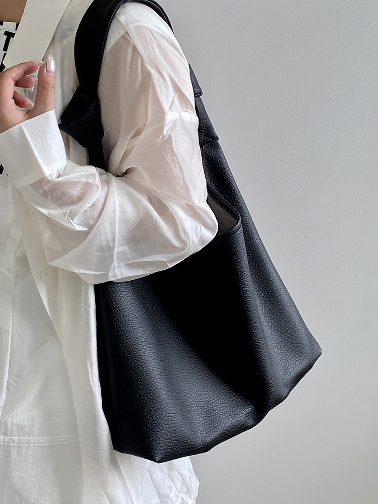 2023 Women's Retro Large Capacity Tote Bag - Stylish Handheld & Shoulder Bag for Commuting and Classes