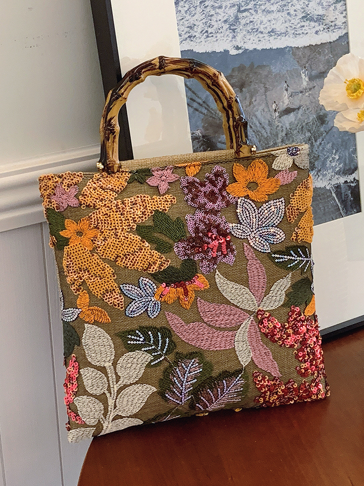 2025 Autumn Fashion Chinese-Style Handbag for Women, Embroidered Small Square Shoulder Bag with High-End Feel