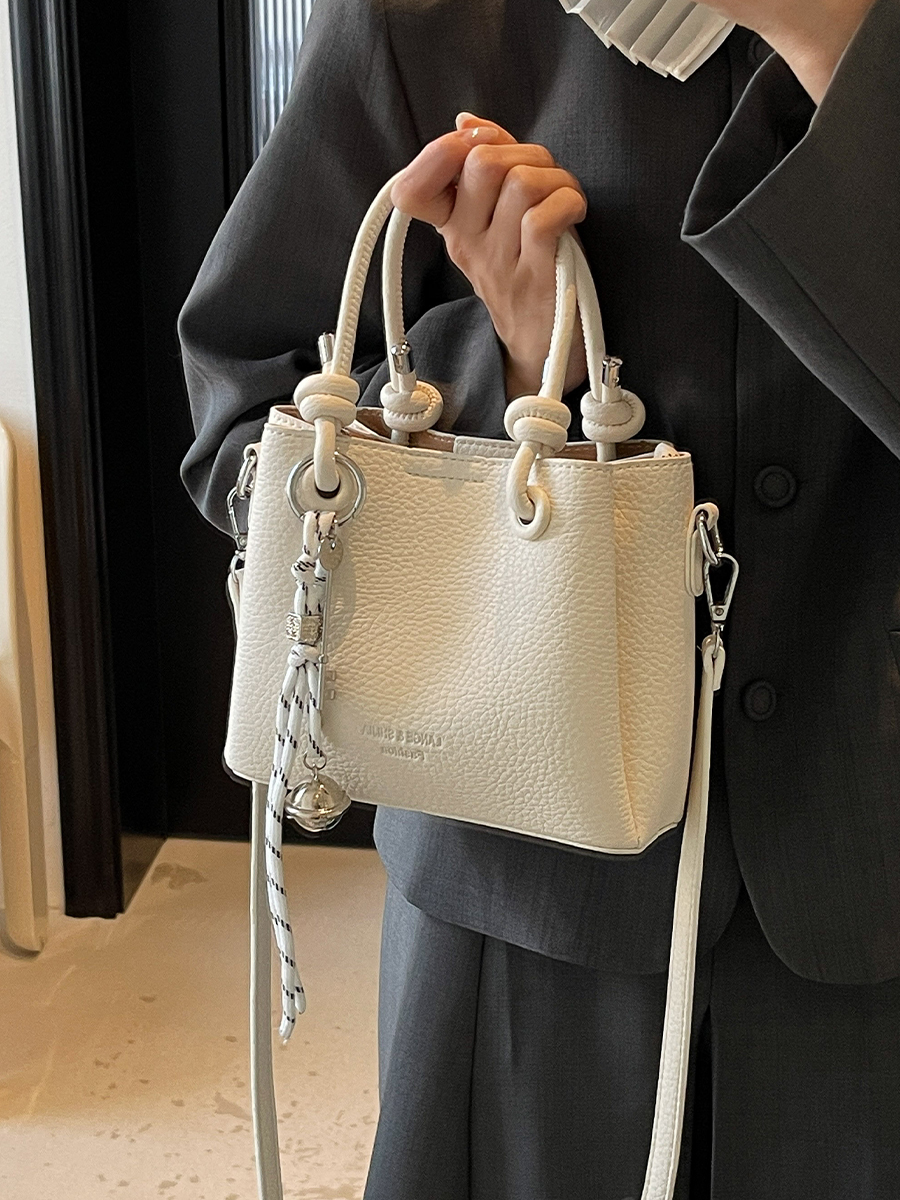 2025 High-End Korean Style Bucket Bag - Trendy Casual Shoulder & Versatile Crossbody Bag for Fashion Lovers