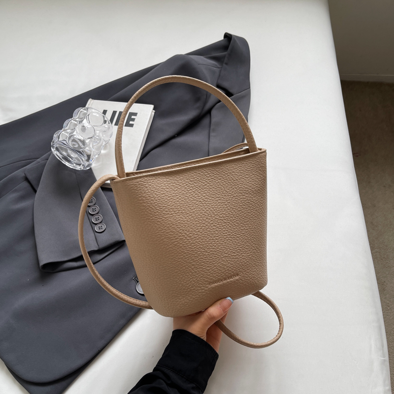 2025 Korean Style Handheld Water Bucket Bag for Women - Minimalist Casual Shoulder Bag with Trendy Versatile Design