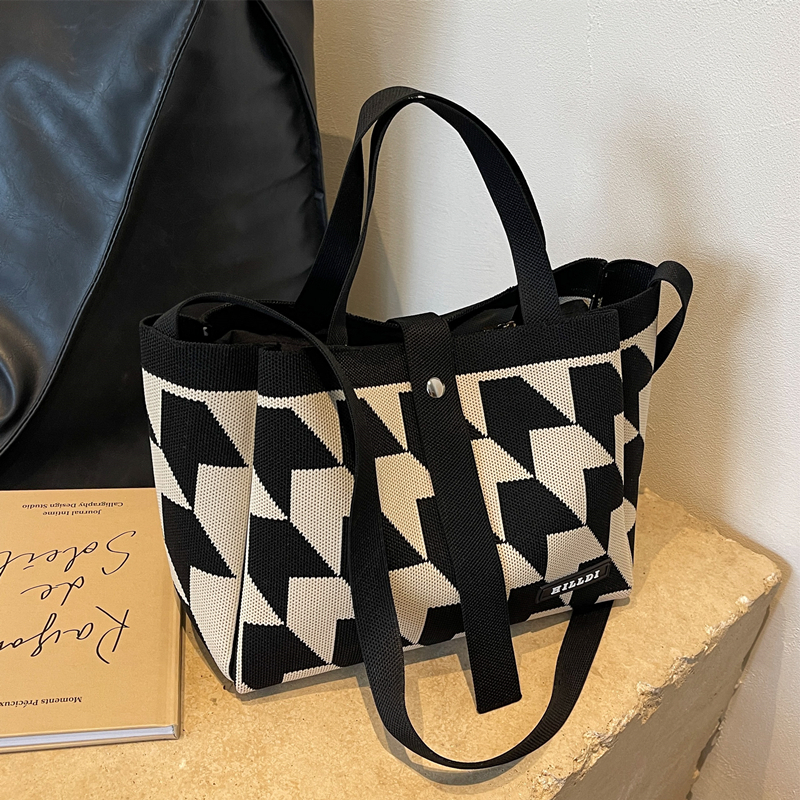 2025 Large Capacity Canvas Tote Bag for Women - Fashionable Versatile Shoulder and Crossbody Commuting Bag