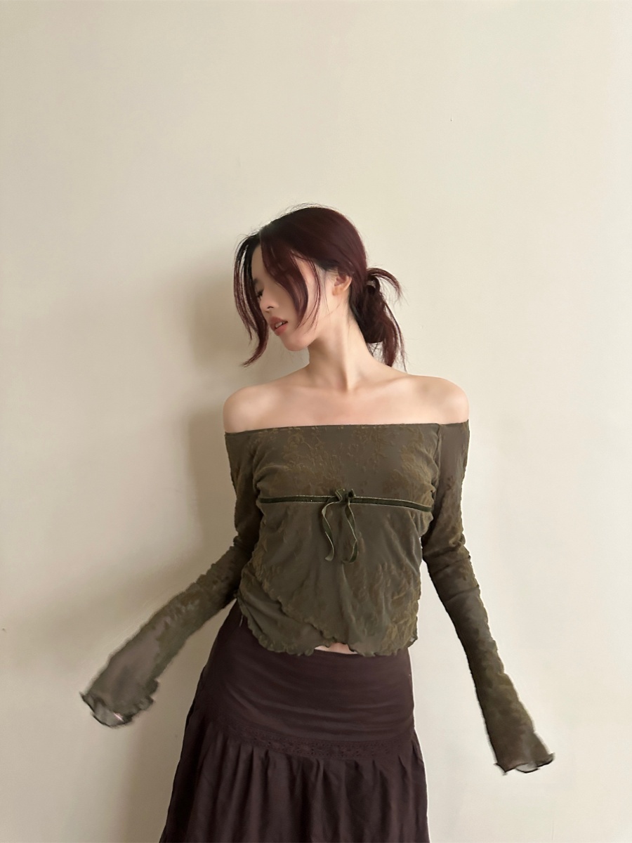 2025 Spring Women's Velvet Asymmetrical Long Sleeve T-Shirt with Dark Pattern - Gentle Temperament Fashion Top