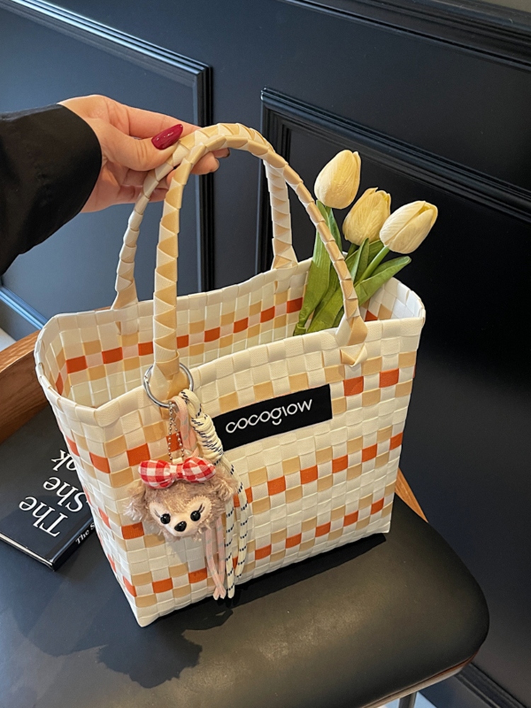 2025 Summer Fashion Woven Handheld Bag for Women - Stylish Bamboo Vegetable Basket for Beach Vacation