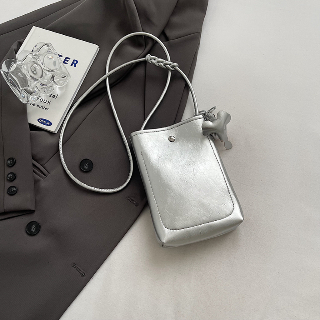 2025 Summer High-End Compact Lightweight Mini Crossbody Bag for Women - Stylish Silver Phone Bag for Walking