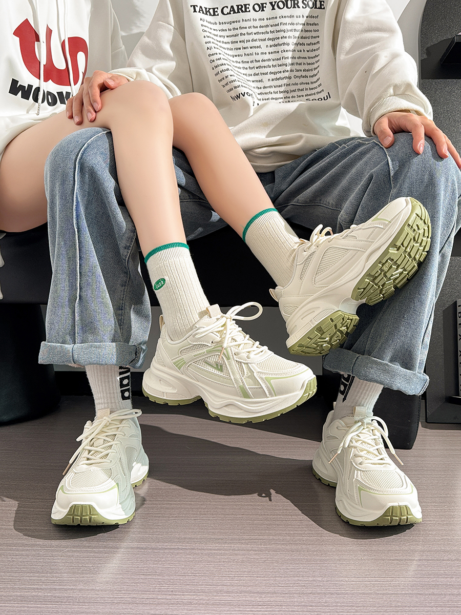 2025 Summer Unisex Height-Increasing Mesh Sports Shoes - Breathable White Dad Sneakers for Couples