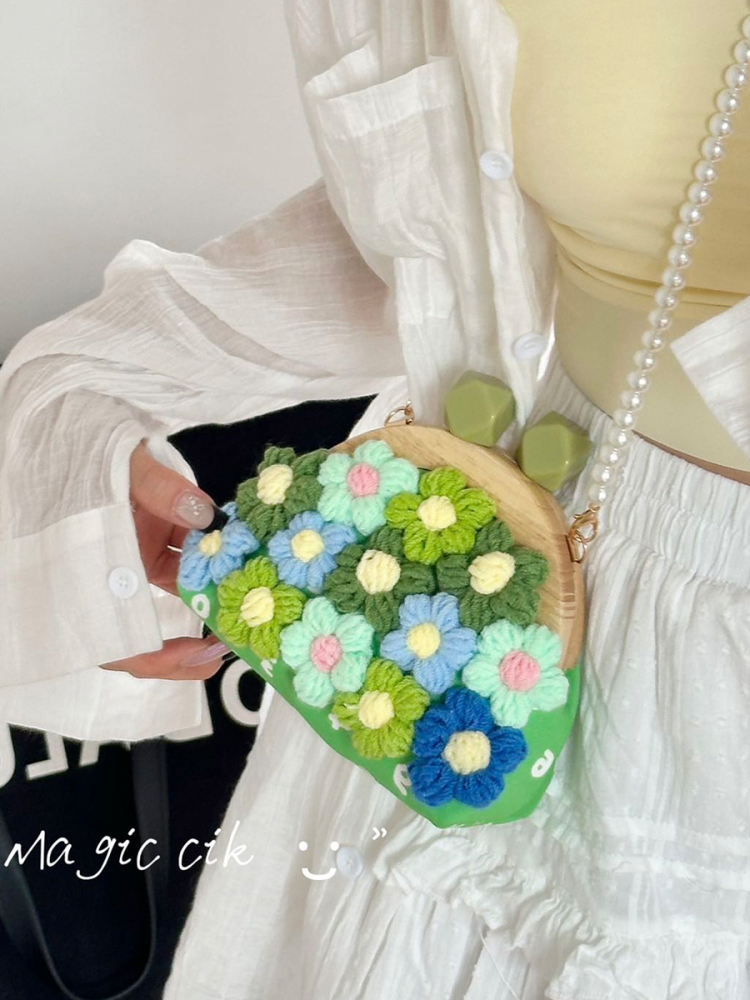 2025 Summer Women's High-End Versatile Beach Bag, Pearl Crossbody Shell Bag in Rural Style
