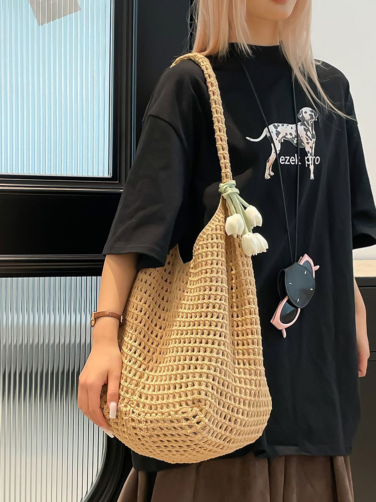 2025 Summer Women's Large Capacity Hollow Woven Beach Bucket Bag - Trendy Simple Design for Coastal Adventures