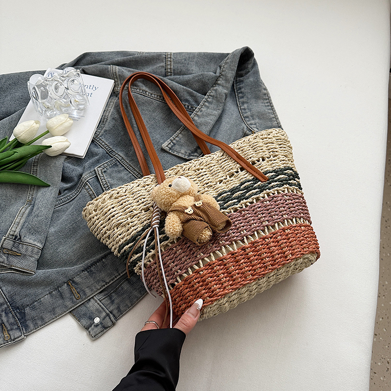 2025 Summer Women's Versatile Woven Straw Bucket Bag - Fashionable Crossbody for Beach Vacation & Everyday Use