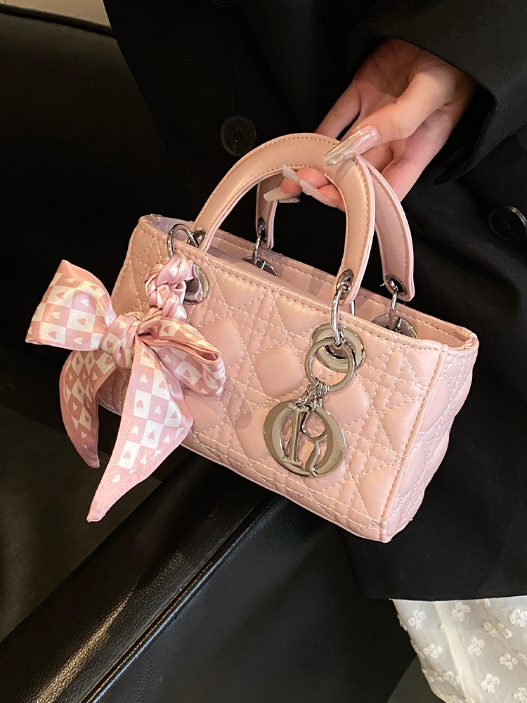 2025 Winter Women's High-End Diamond Quilted Crossbody Handbag, Small Chanel-Style Shoulder Bag, Versatile Fashion Accessory