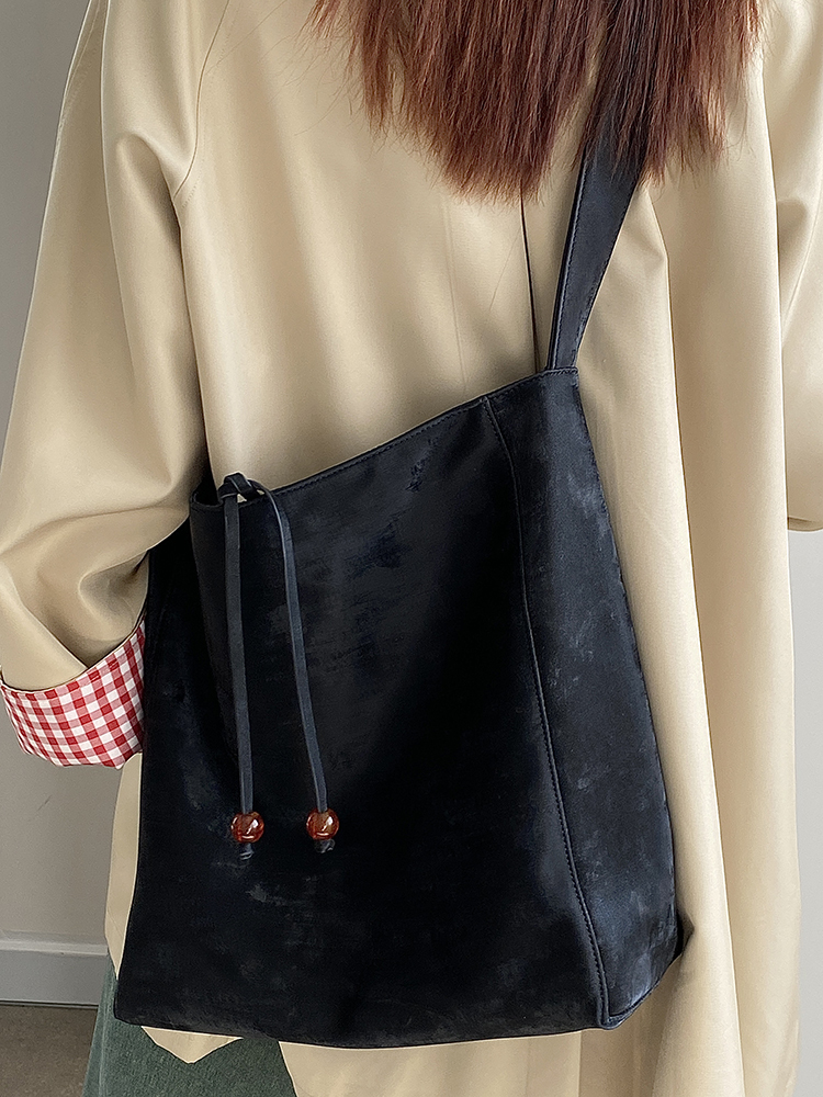2025 Women's Chinese Style High-End Large Shoulder Crossbody Bag - Versatile Commuting Design for Everyday Use