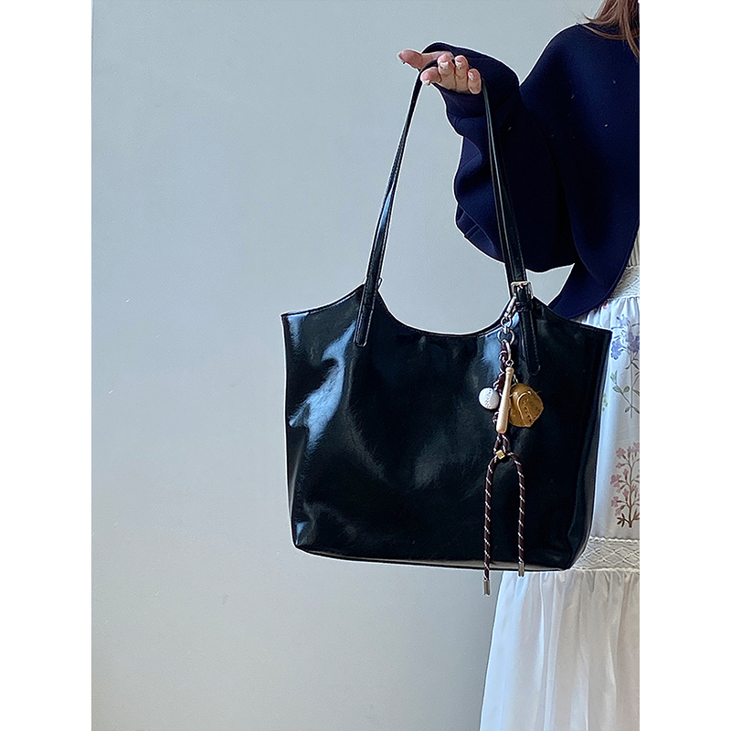 2025 Women's Korean Style Large Capacity Tote Bag - Versatile Professional Commuter Shoulder Handbag