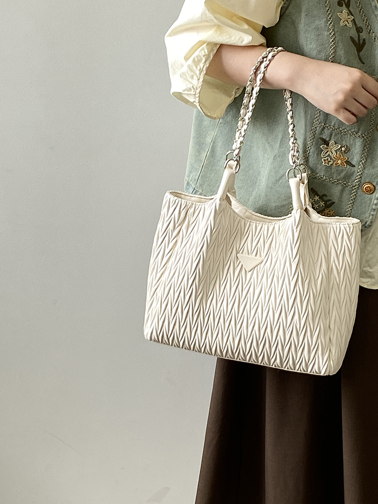 2025 Women's Pleated Tote Bag - Versatile Commuter Shoulder Handbag with Chain - Stylish Large Bag for Everyday Use