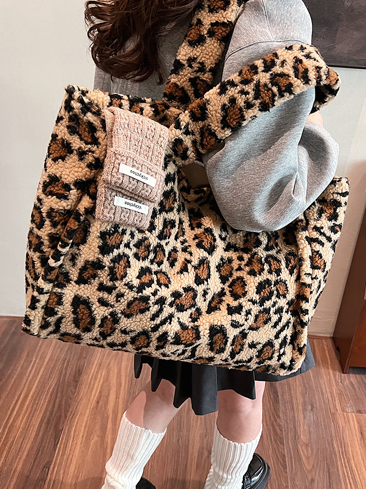 2025 Women's Plush Leopard Print Tote Bag - Fluffy Shoulder Bag with Large Capacity for Spring and Summer Fashion