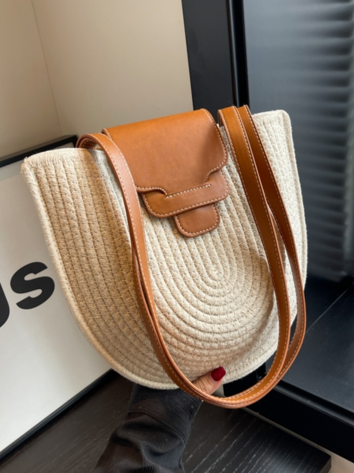 2025 Women's Straw Shoulder Bag - Woven Seaside Vacation Tote in French Pastoral Style, Perfect for Commuting and Summer Outings