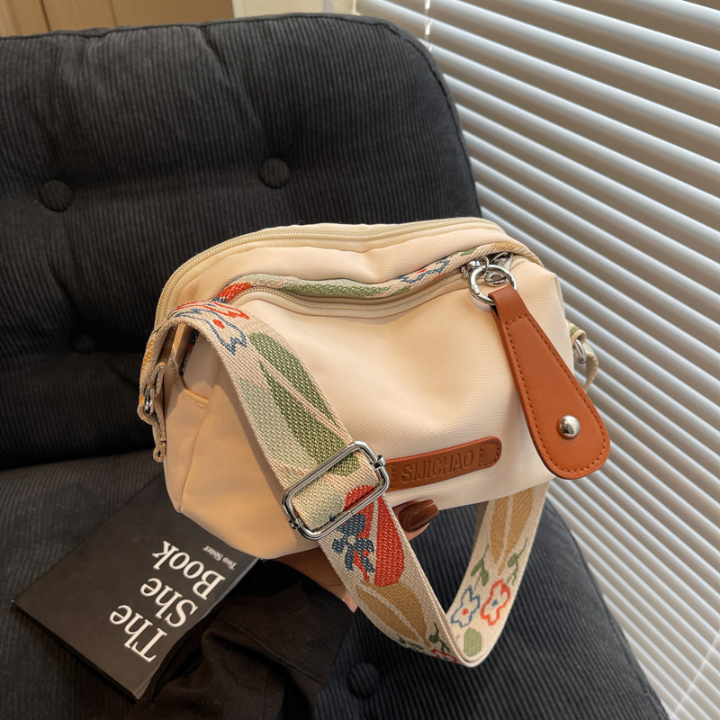 2025 Women's Summer Nylon Oxford Cloth Versatile Crossbody Shoulder Bag - Niche Design Commuter Style
