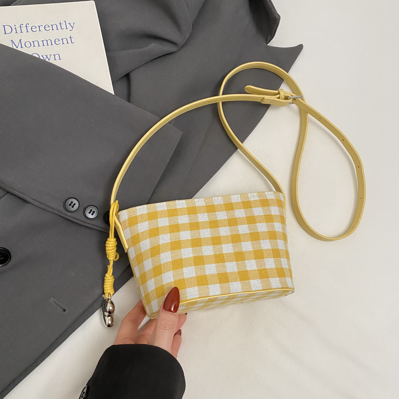 2025 Women's Summer Yellow Plaid Bucket Bag - Stylish Zipper Crossbody Phone Bag for Trendy Fashion