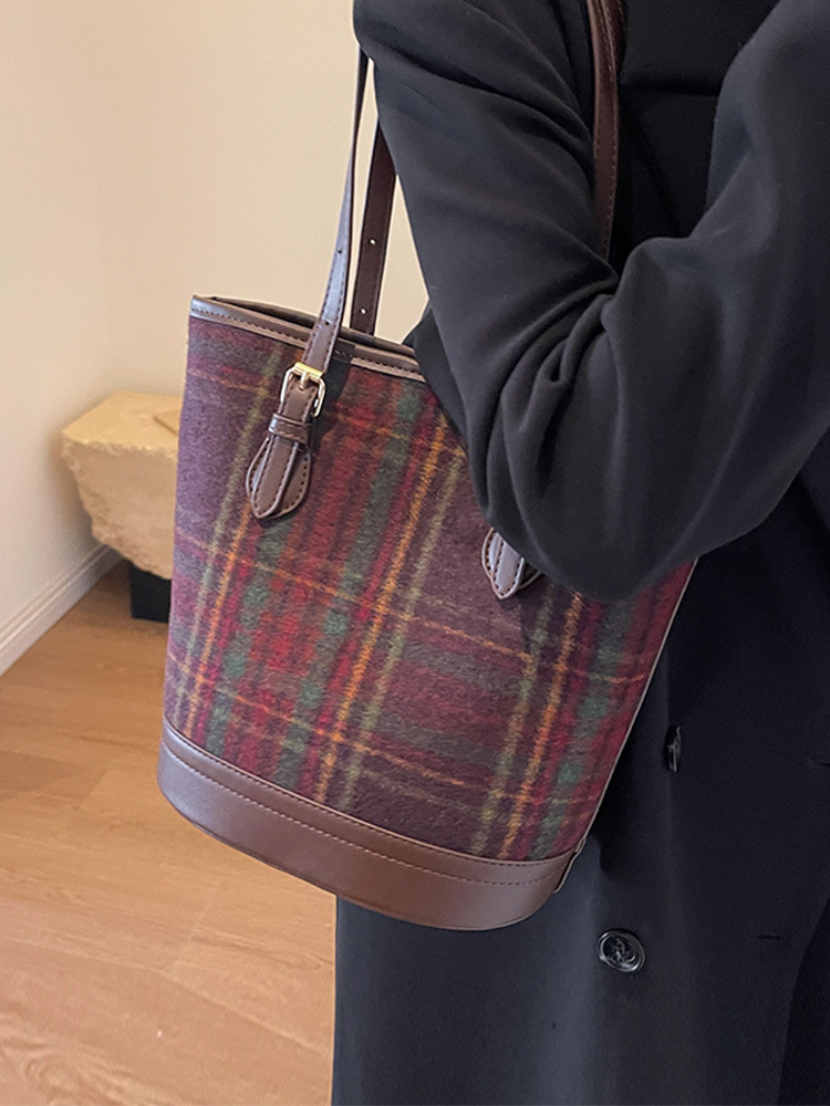 2025 Women's Trendy Spring Woolen Plaid Shoulder Bag - Large Capacity Commuting Bucket Bag