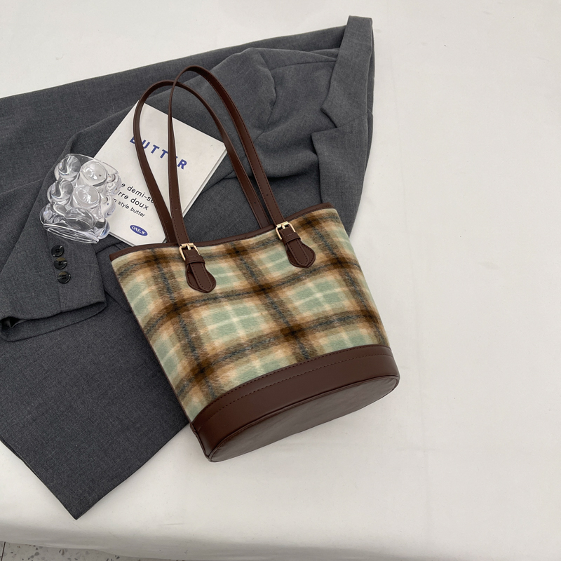 2025 Women's Trendy Spring Woolen Plaid Shoulder Bag - Large Capacity Commuting Bucket Bag