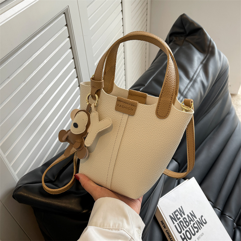 2025 Women's Versatile Fashion Bucket Bag - High-Quality Crossbody Handbag for Spring and Summer Style