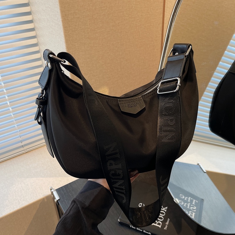 2025 Women's Waterproof Nylon Dumpling Bag - Trendy Casual Shoulder Crossbody with Large Capacity for Commuting