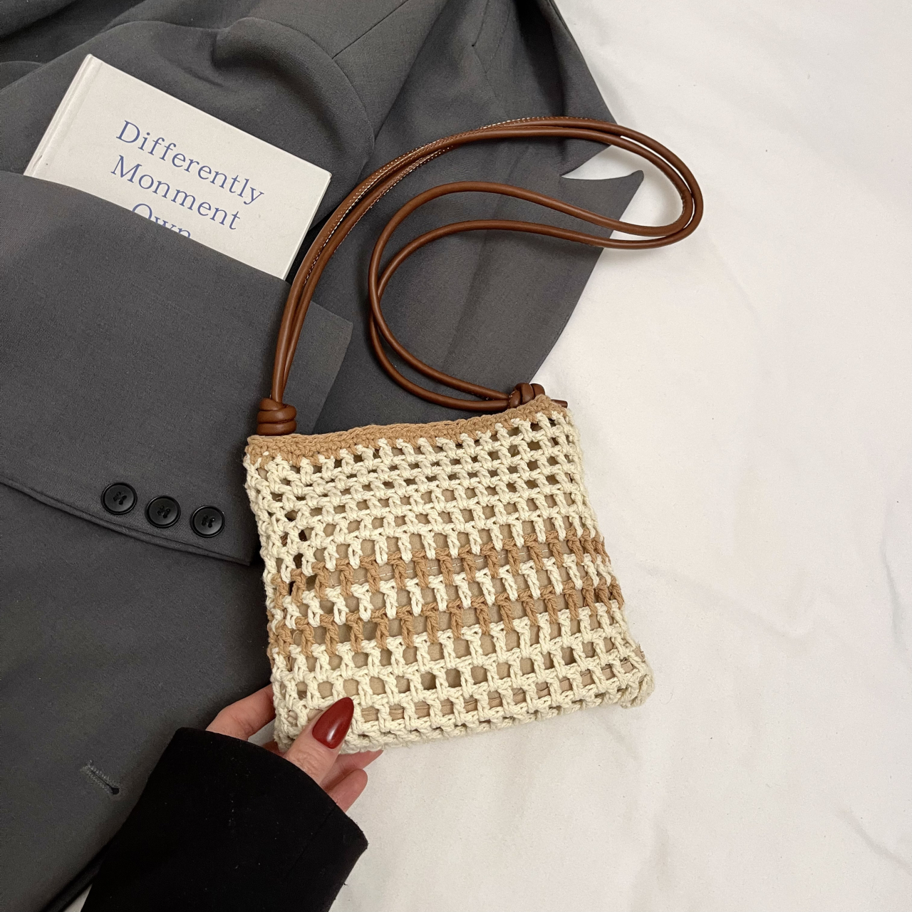 2025 Women's Woven Straw Crossbody Bag - Summer Seaside Vacation Essential, Trendy Niche Phone Bag