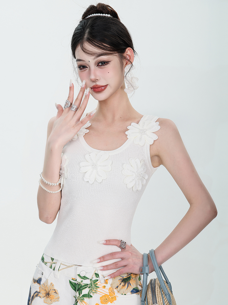 3D Flower White Knitted Camisole for Women - Summer Sleeveless Top with Heavy Craft Design, Perfect for Y2K Fashion