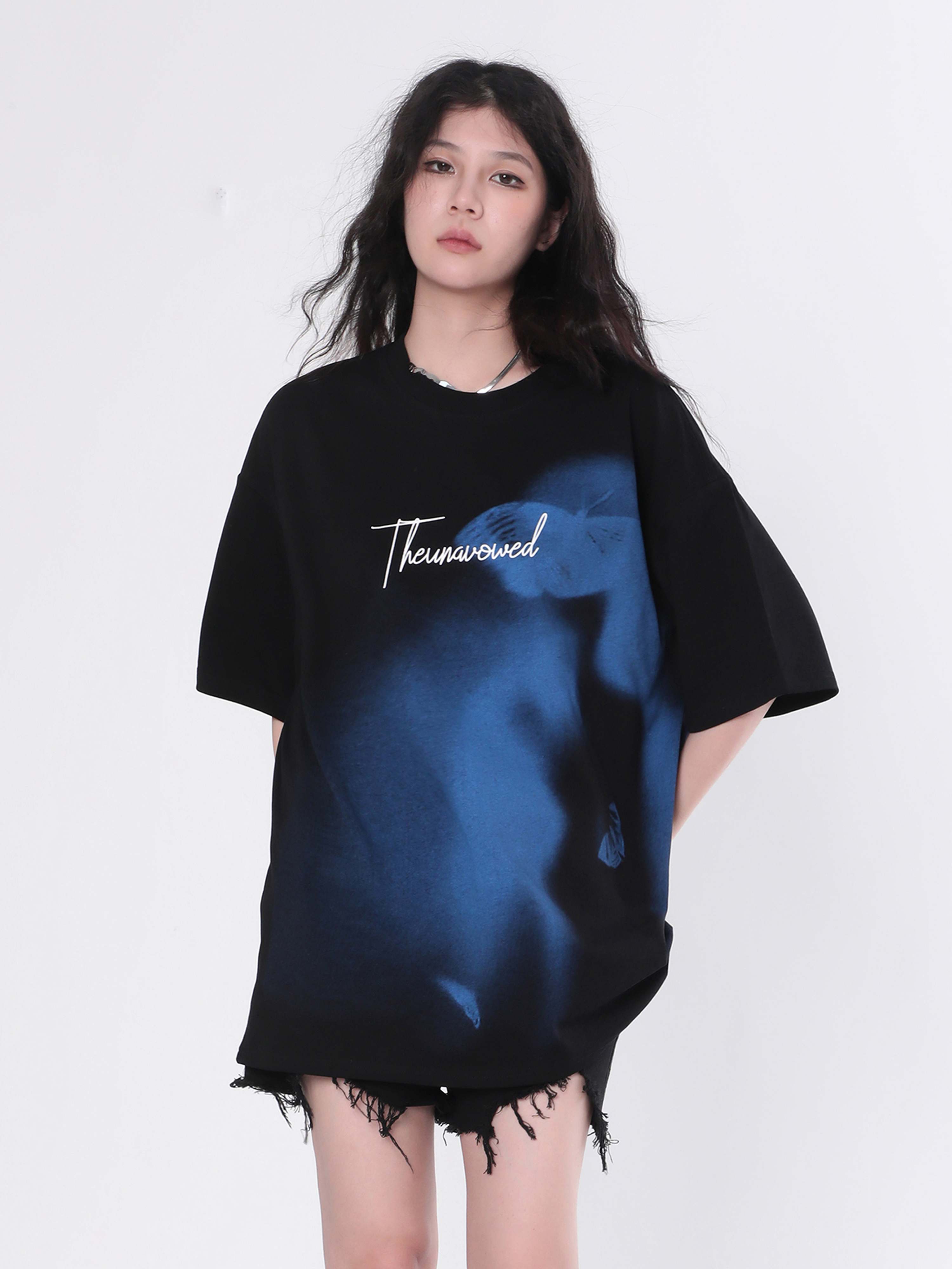Abstract Butterfly Graphic Short Sleeve T-Shirt for Women - Trendy Hip-Hop Loose Fit Tee Inspired by Nature and Niche Designs