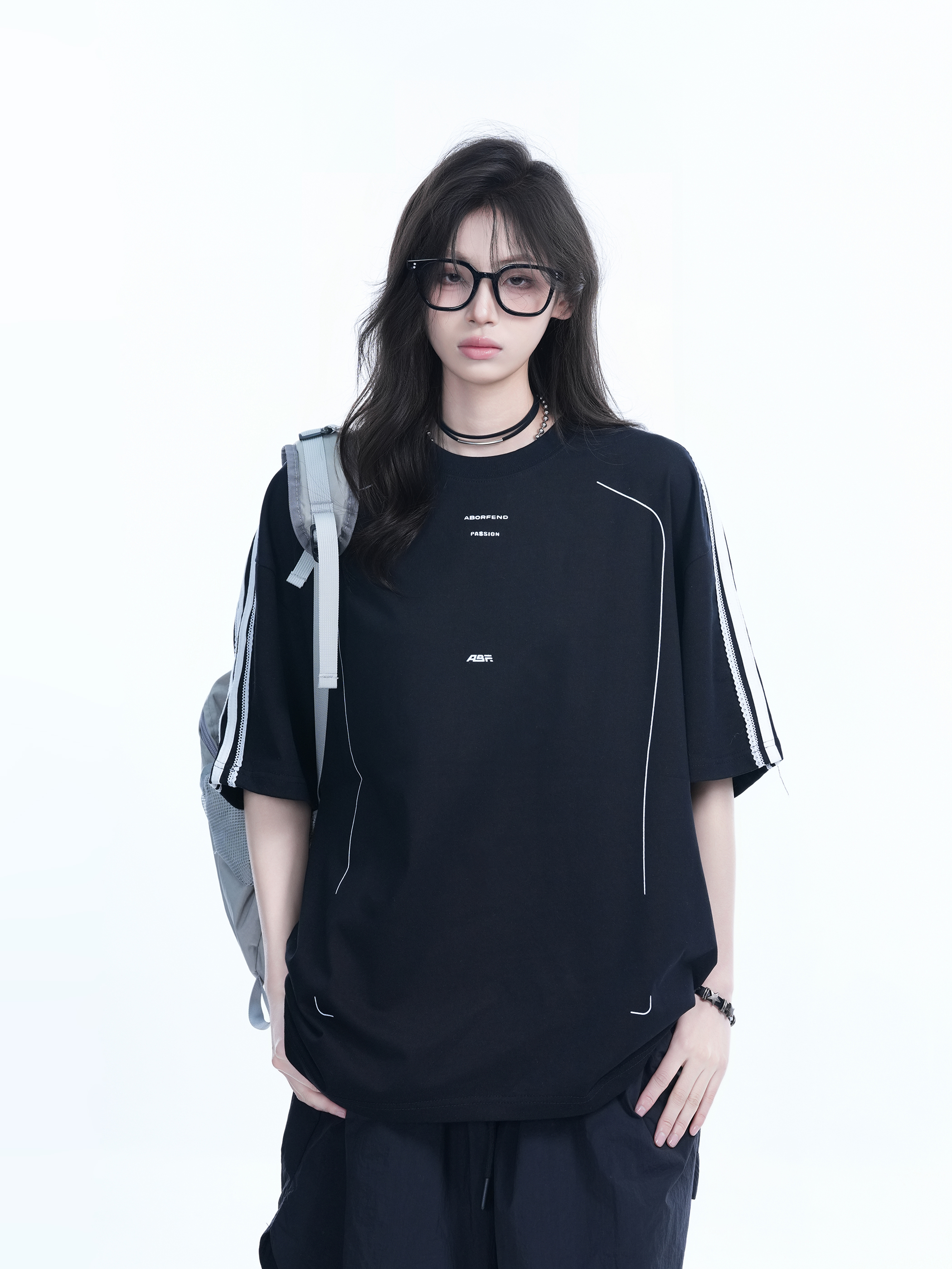 American Retro Black Short-Sleeve T-Shirt for Women – Loose Fit, Summer Casual Tee with Trendy Graphic Design