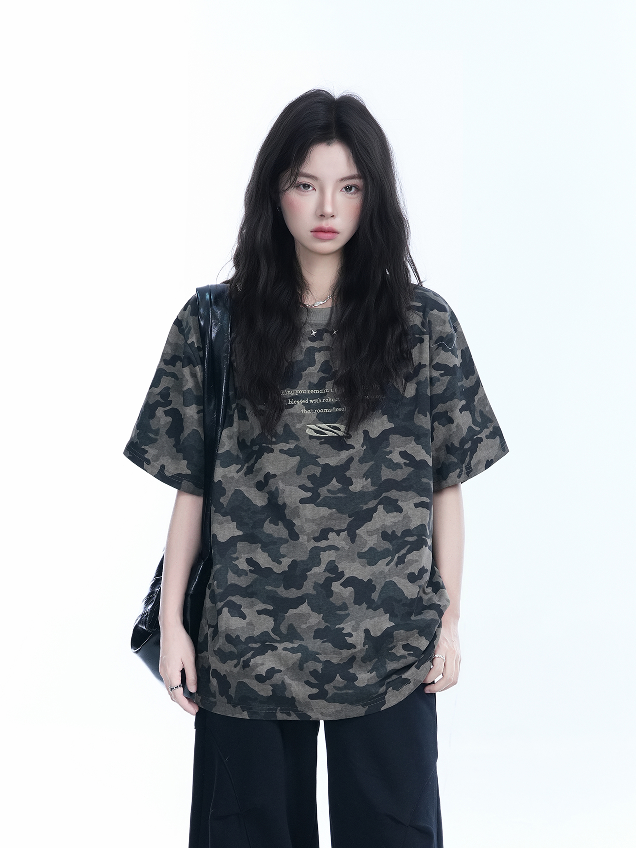 American Retro Camouflage Oversized Short Sleeve T-Shirt for Women - Summer Loose Fit Tee with Graphic Design