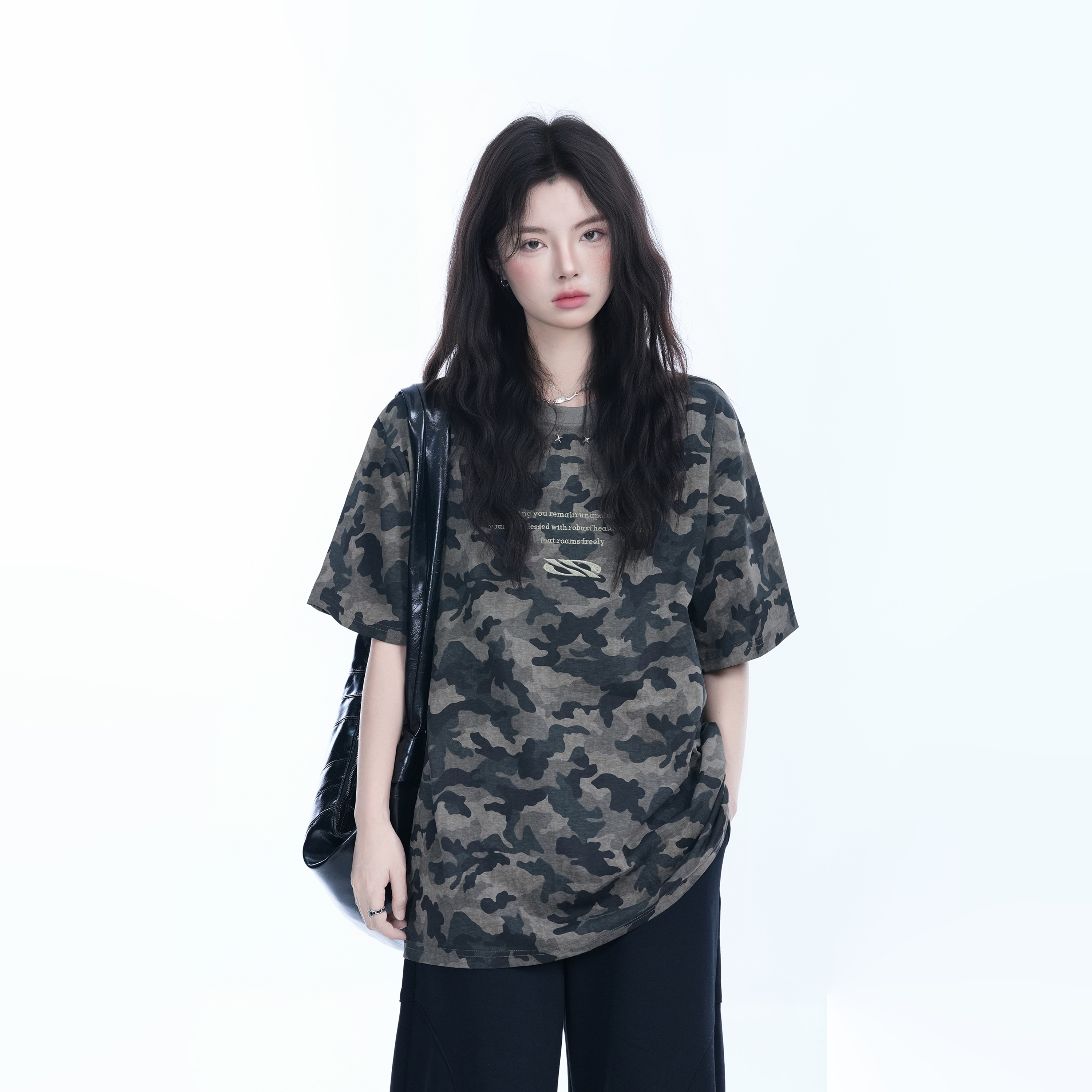 American Retro Camouflage Oversized Short Sleeve T-Shirt for Women - Summer Loose Fit Tee with Graphic Design