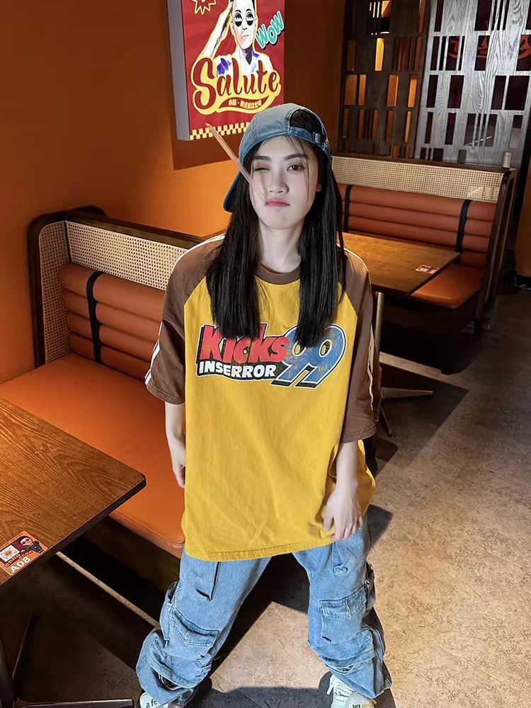 American Retro Distressed Letter Print Spliced Raglan Sleeve T-Shirt for Women - Loose Fit, Summer 2025, Casual Style