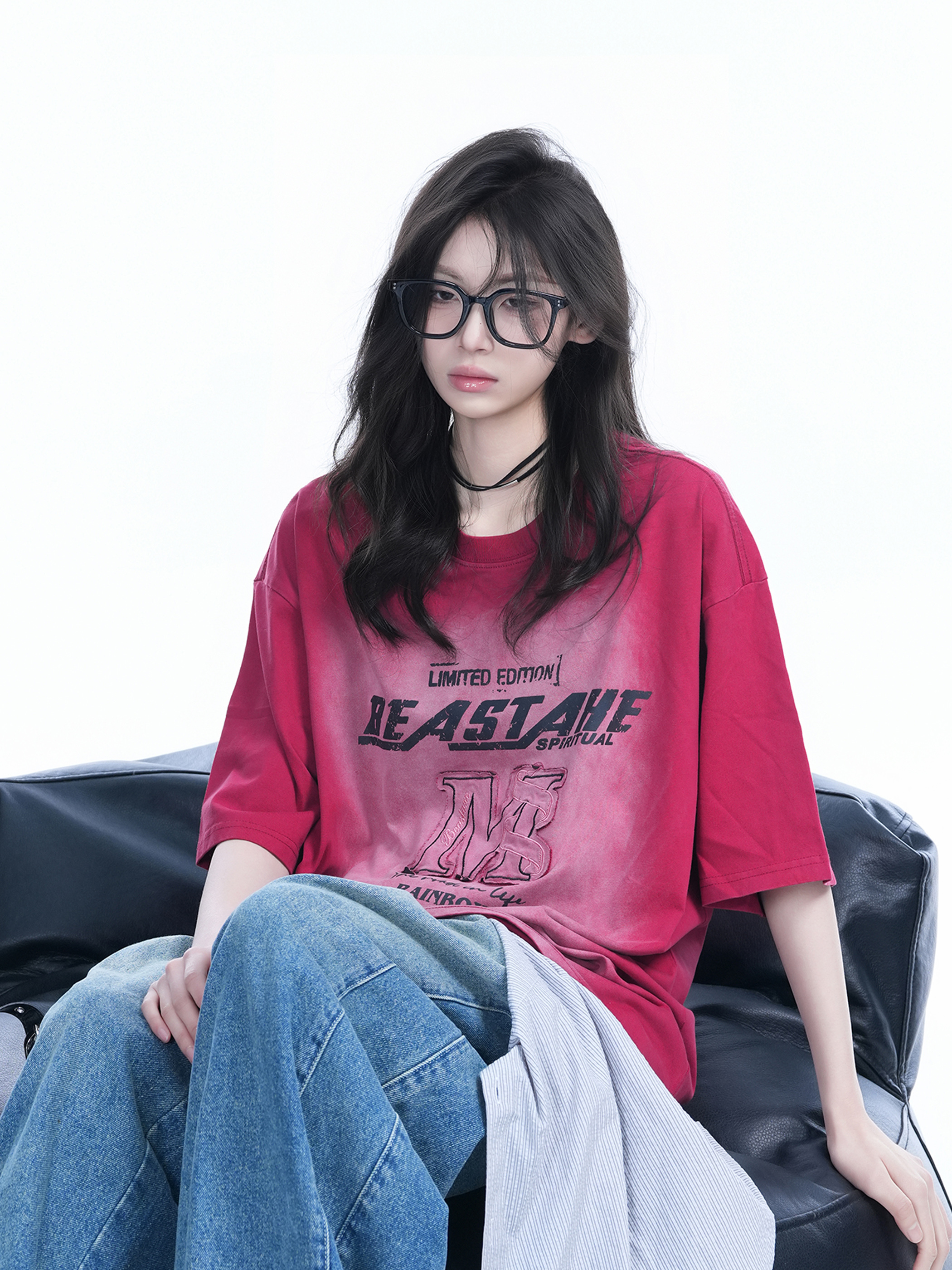 American Retro Gradient Red Short-Sleeve T-Shirt for Women, Unique Loose Fit with Embroidery, Y2K Inspired Fashion Top
