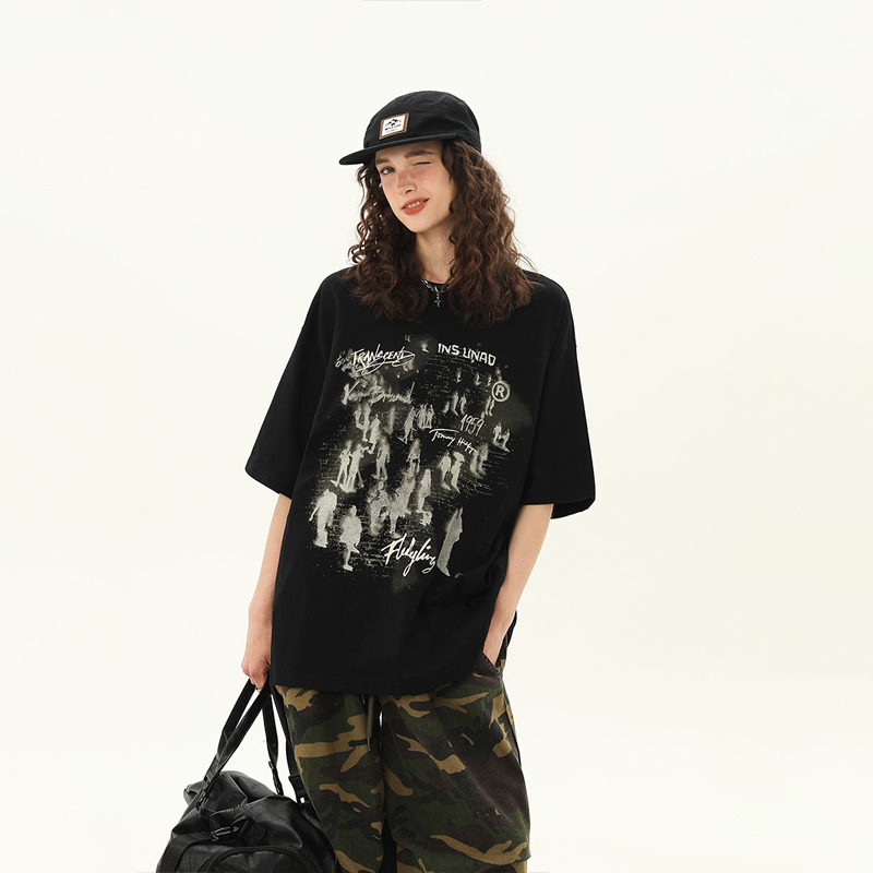 American Retro Graffiti Short Sleeve T-Shirt for Men and Women - Loose Fit Summer Streetwear Couple Top